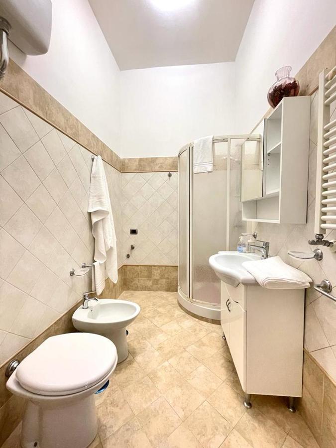 נאפולי La Ferrovia Holiday Home מראה חיצוני תמונה