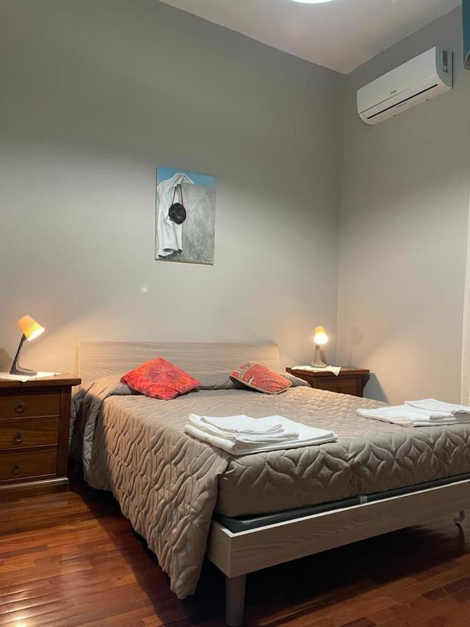 נאפולי La Ferrovia Holiday Home מראה חיצוני תמונה