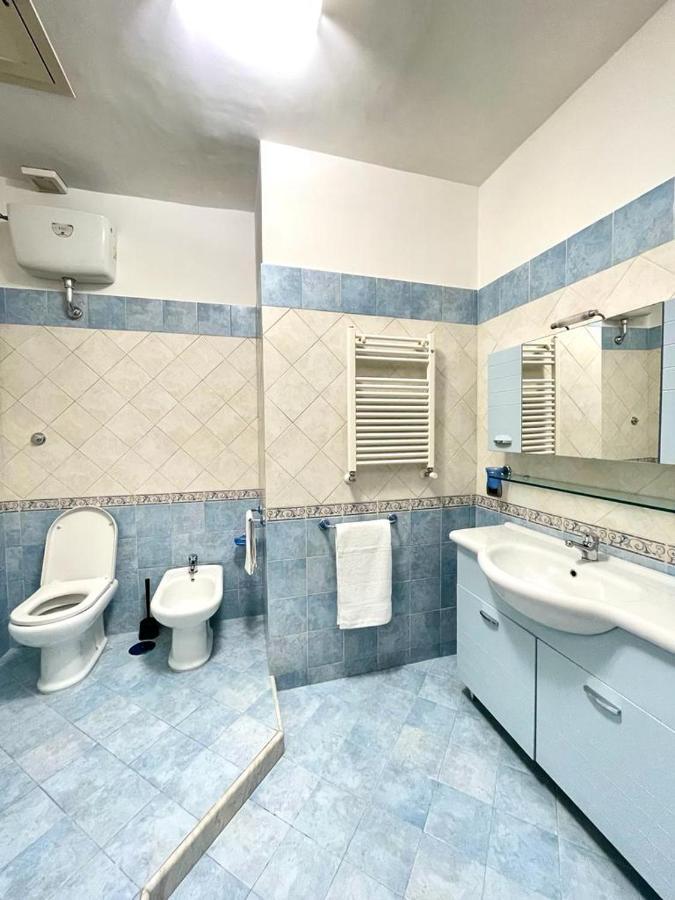 נאפולי La Ferrovia Holiday Home מראה חיצוני תמונה