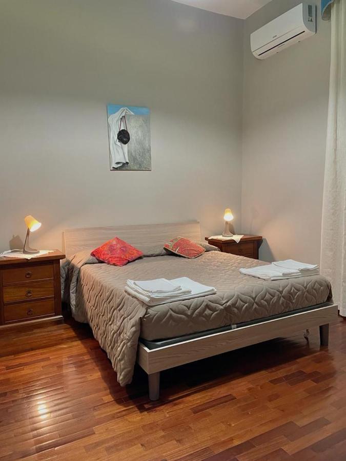 נאפולי La Ferrovia Holiday Home מראה חיצוני תמונה